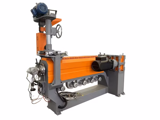 Kabelextrudermaschine für die Extrusion von Kern-Draht-Isolierungen
